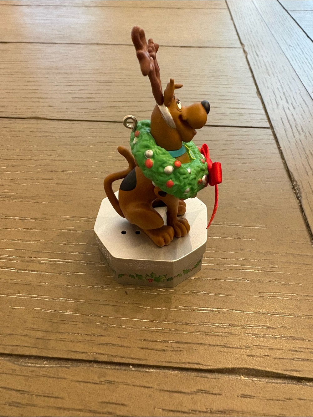 2010 Hallmark Keepsake Scooby-Doo 'Rerry Ristmas!' - Picture 5 of 6